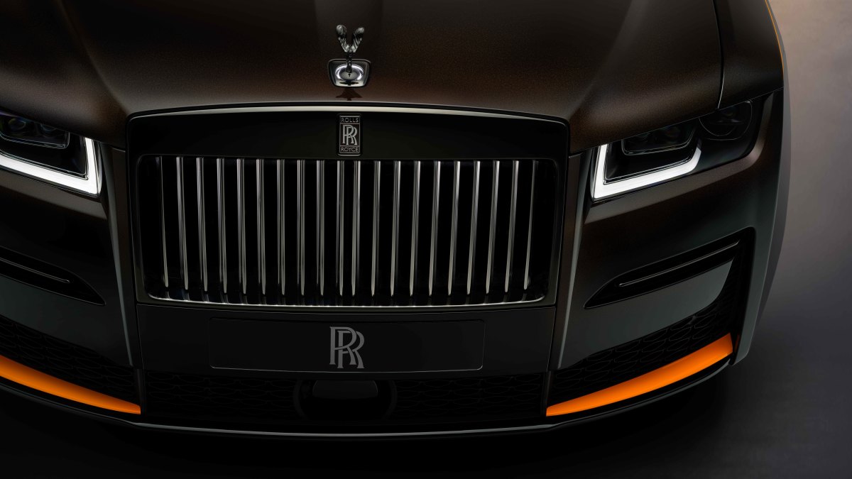 Rolls Royce presents the Black Badge Ghost Ékleipsis Private Collection