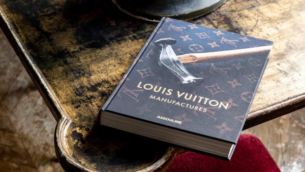 Louis Vuitton Skin: Architecture of Luxury (Tokyo Edition) by Paul