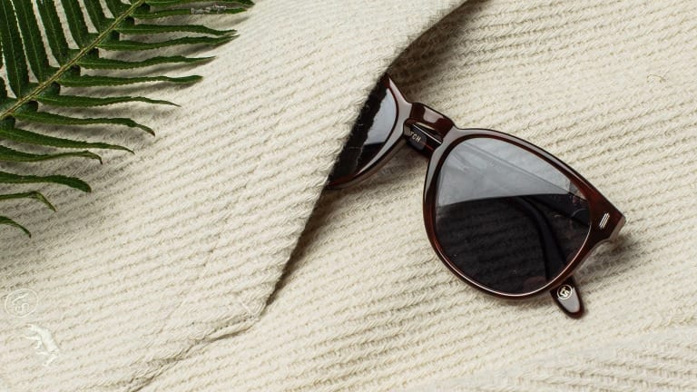 Vintage Inspired Indie Dapper Horned Rim Sunglasses 9606 | Horn-rimmed,  Round sunglasses, Sunglasses