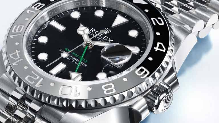 Rolex unveils a new GMT-Master II with a grey and black bezel - Acquire