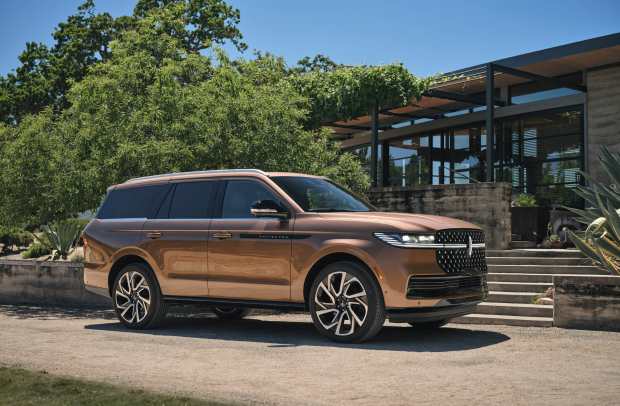 The 2025 Lincoln Navigator is getting a big refresh - Acquire