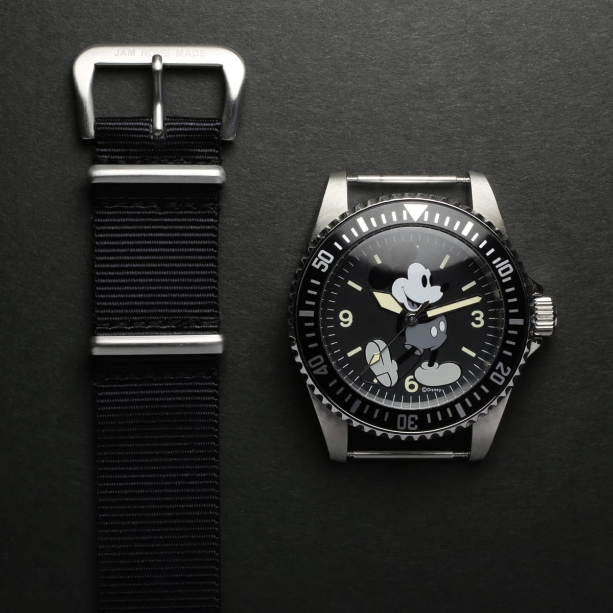 mickey mouse divers watch