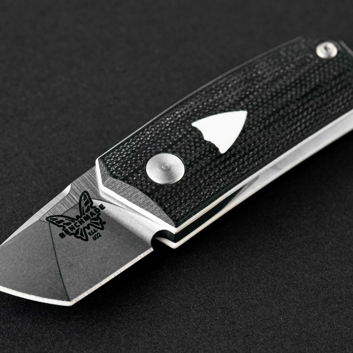 Benchmade 602 Tengu Tool - Black & White G-10