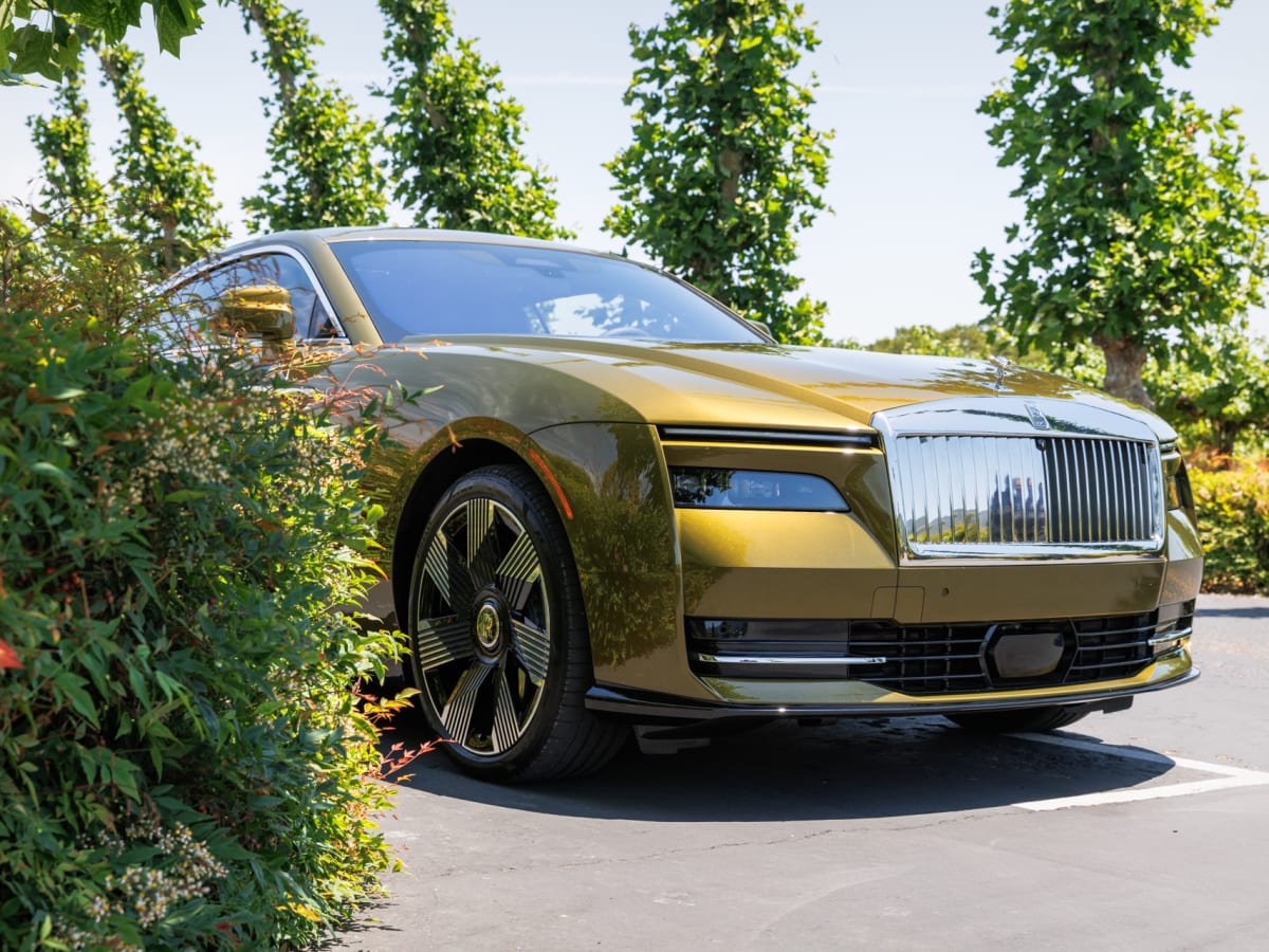 Rolls-Royce's Luxe Interior Makes It Worth the $420,000 Price: Photos