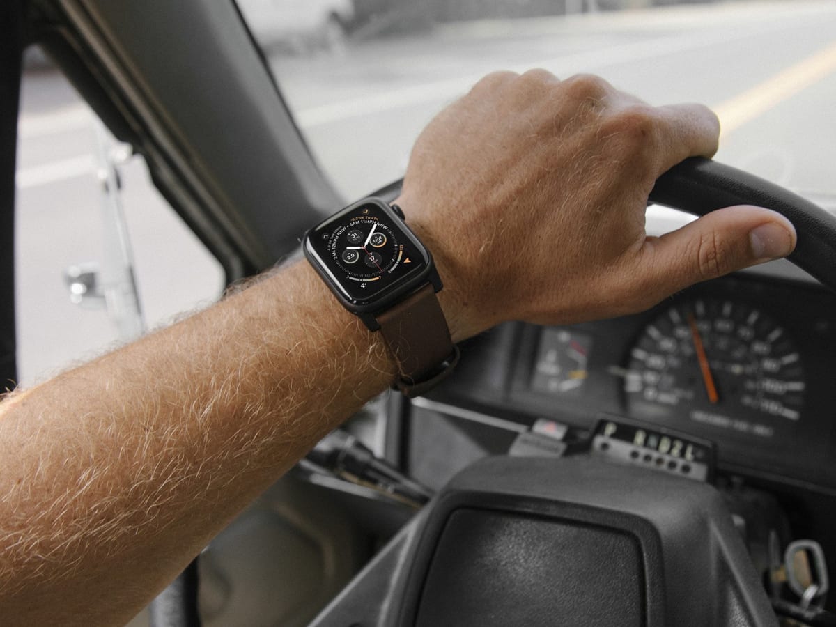 Nomad launches its new waterproof leather Apple Watch strap - Acquire