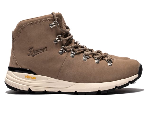 Sophnet and Danner team up on a limited edition Mountain 600