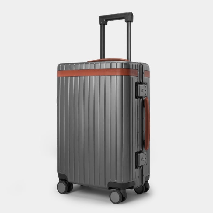 Carl Fredrik releases a luxurious carry-on without the luxurious price ...