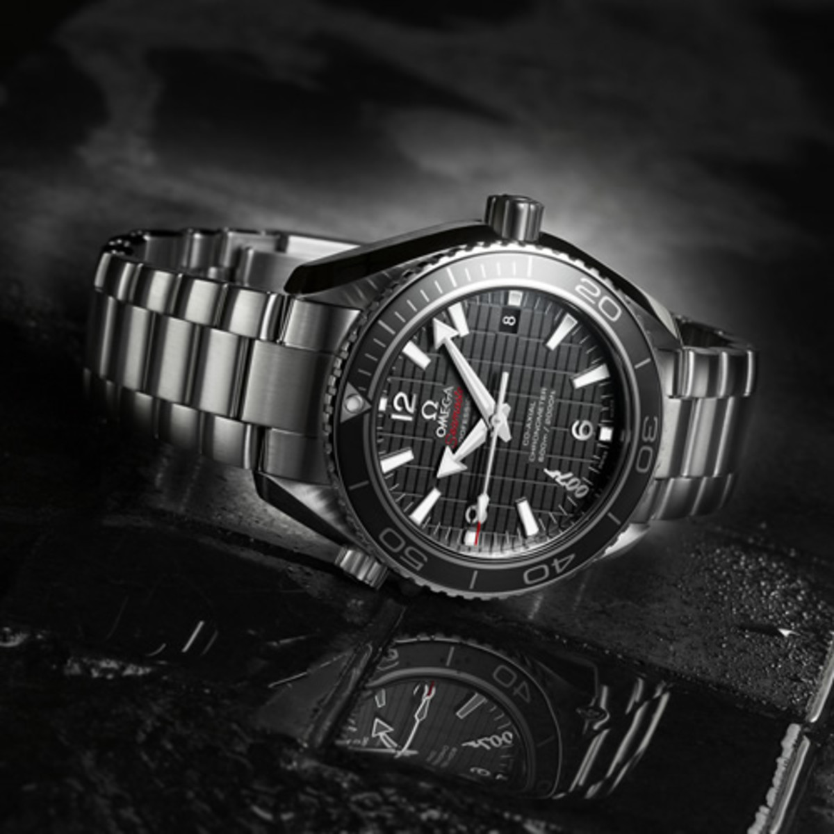 Omega Planet Ocean 600M Skyfall - Acquire