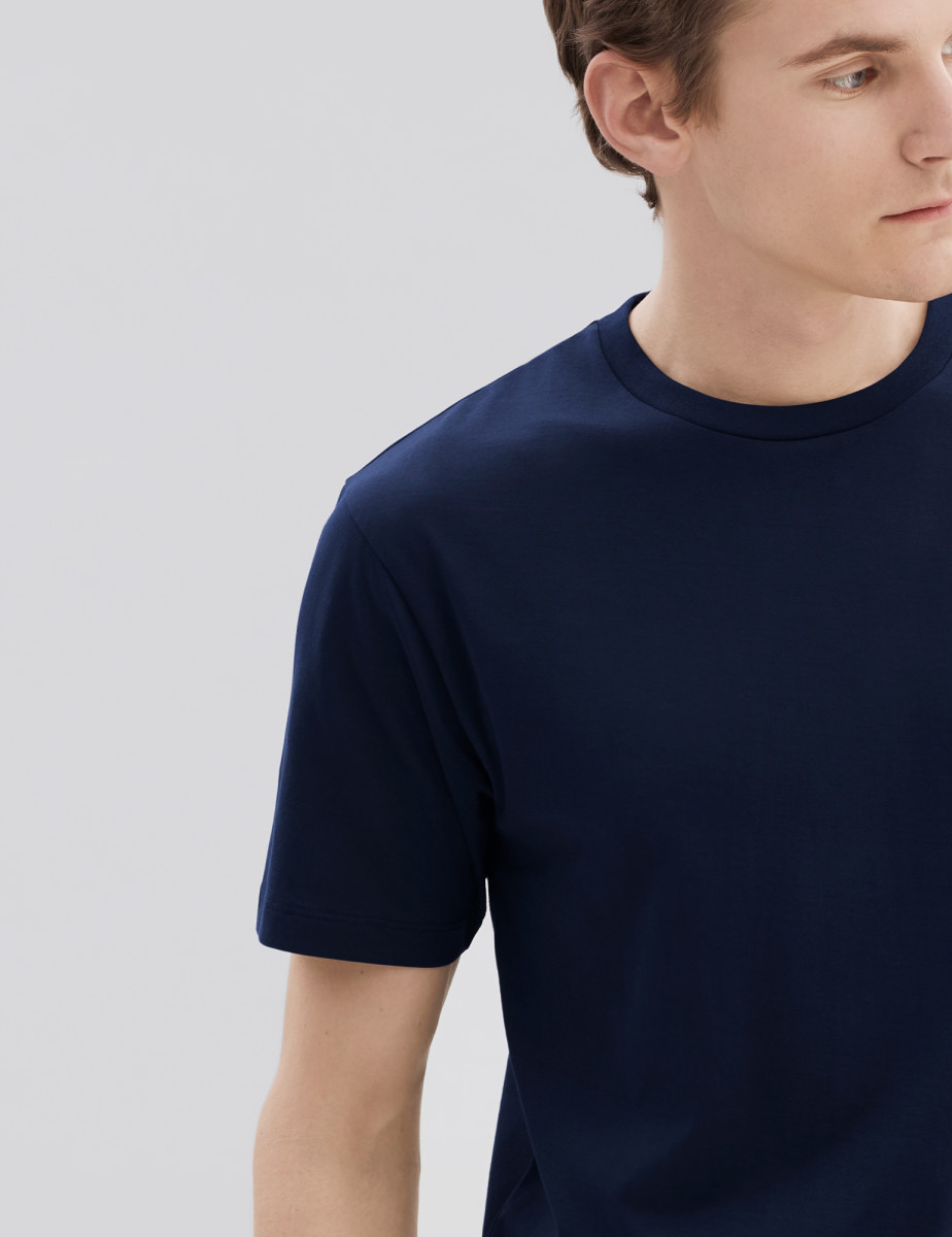 Our favorite summer tee: Håndvaerk's Crew Neck T Shirt - Acquire