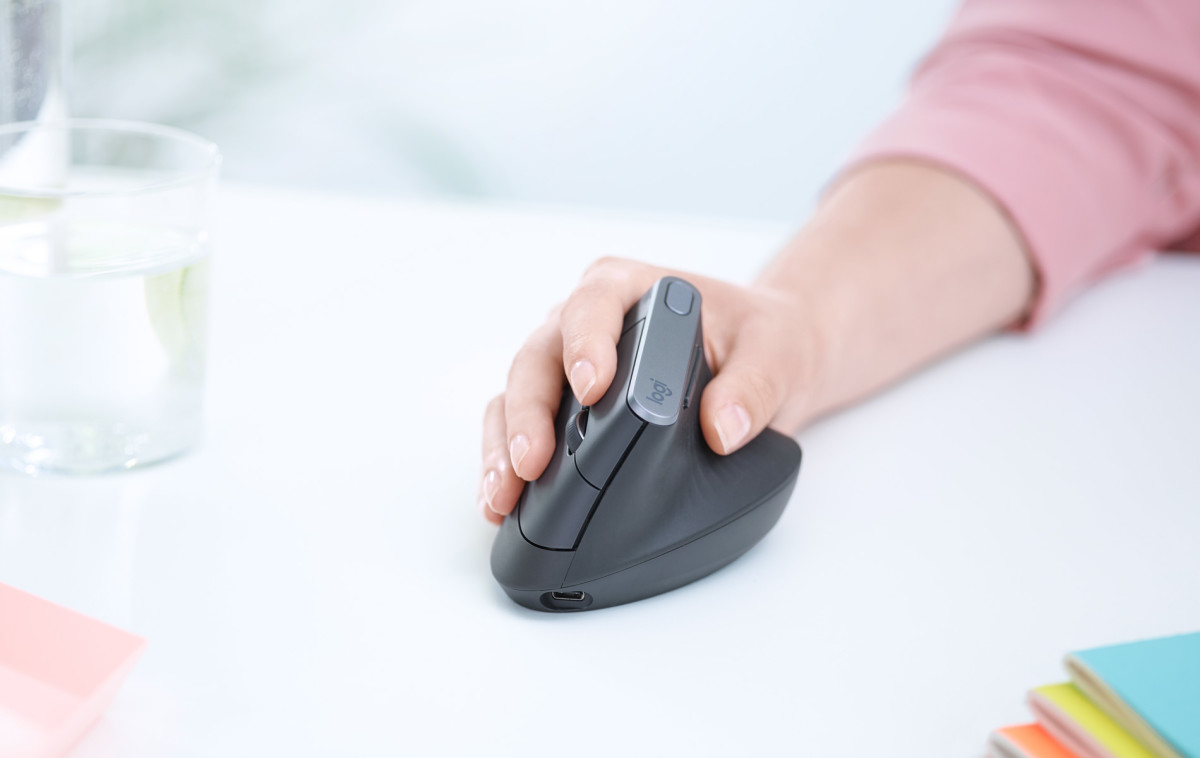 Logitech wants to change how you hold a mouse with their new MX Vertical -  Acquire