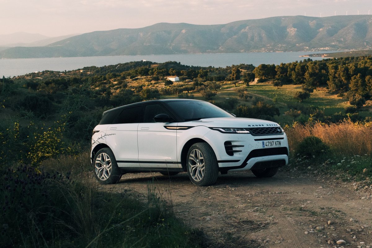 The 2020 Range Rover Evoque brings refinement through a reductive ...