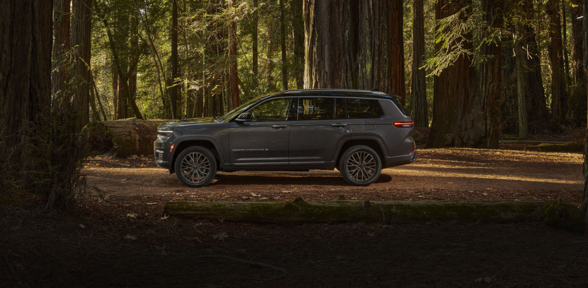 Jeep launches the new seven-passenger Grand Cherokee L - Acquire