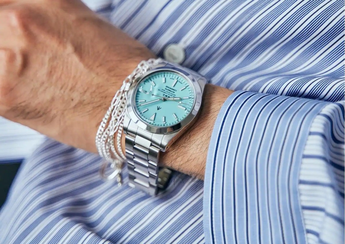 Naval Watch jumps on the turquoise trend with their collaboration
