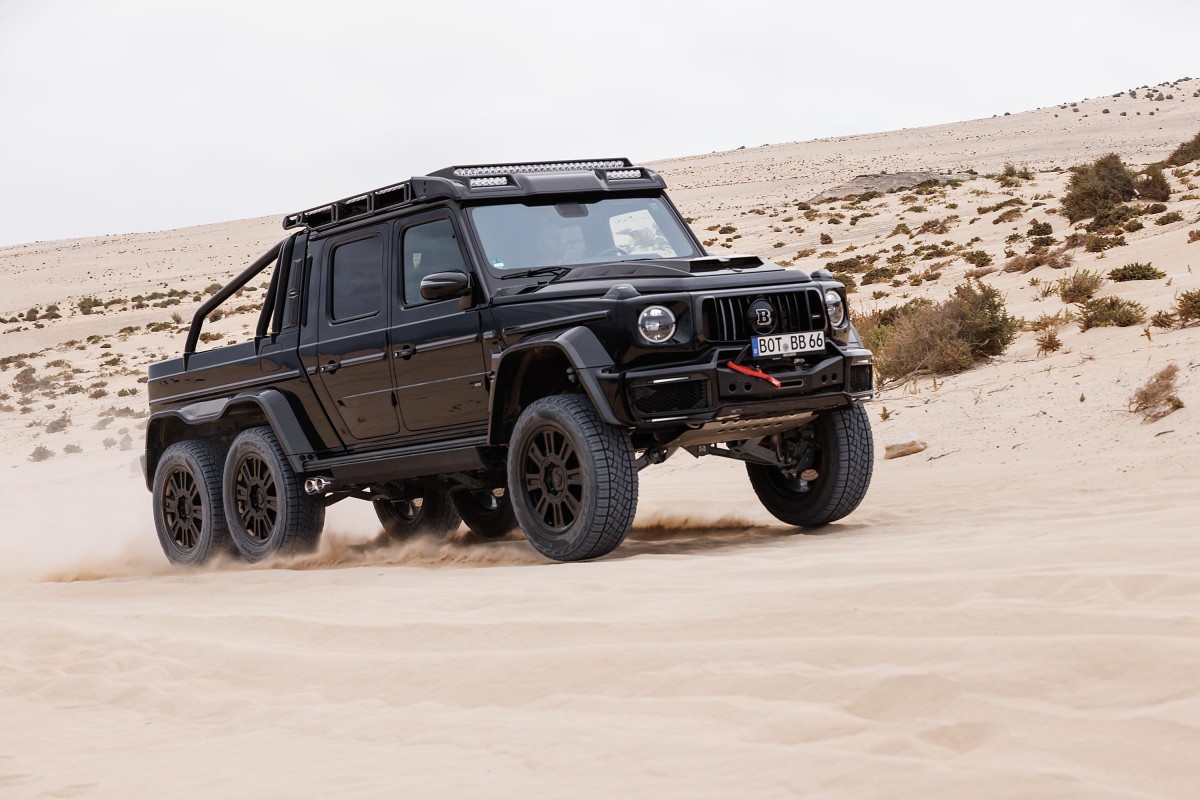 Brabus unveils the XLP 900 6x6 Superblack - Acquire