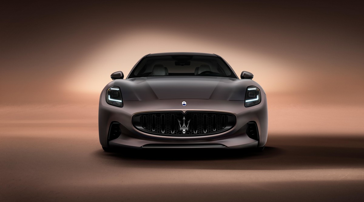 Maserati Гран Туризмо вид сзади