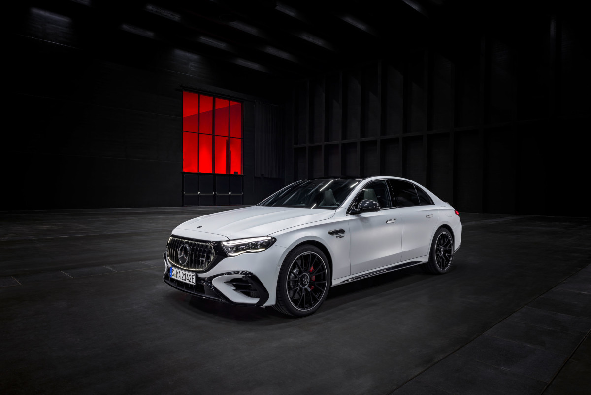 MercedesAMG unveils the 2025 E 53 Hybrid Acquire