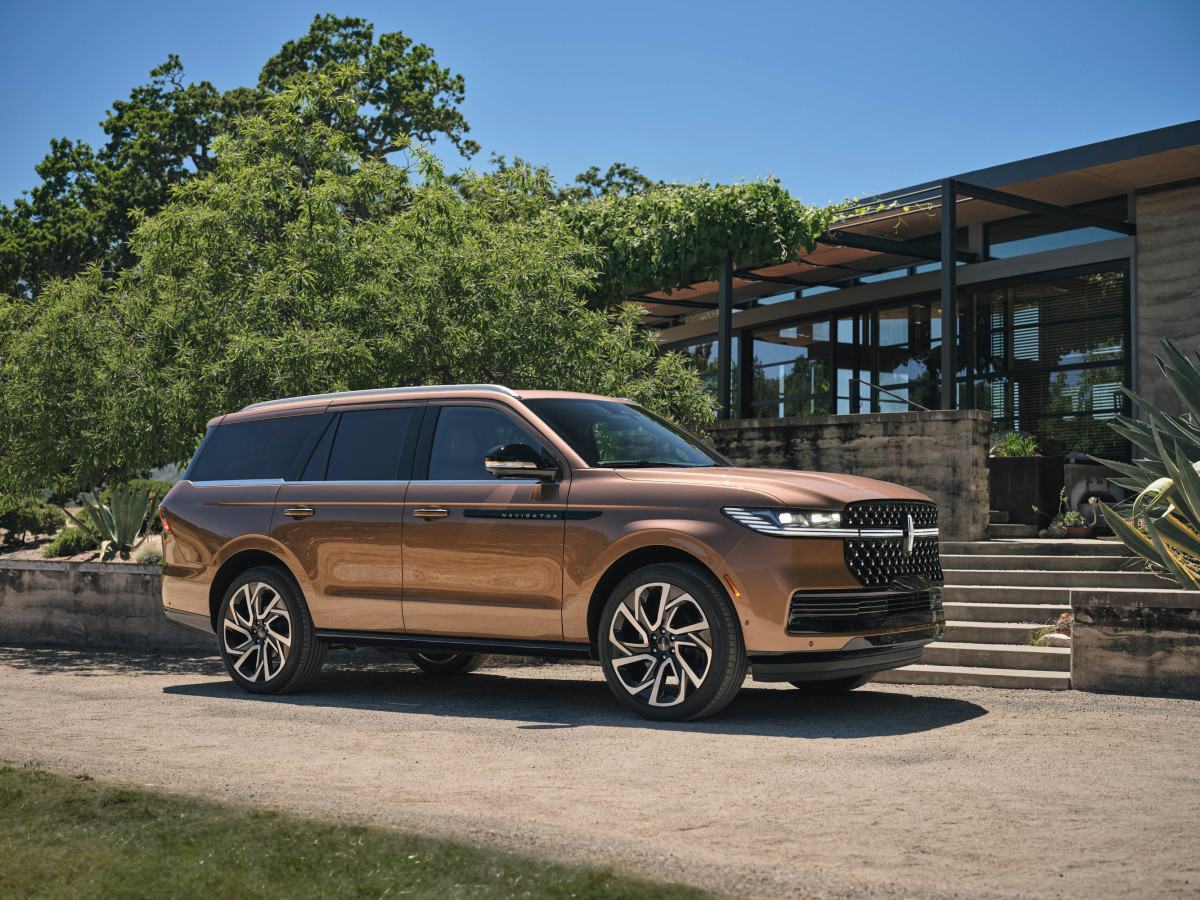 The 2025 Lincoln Navigator is getting a big refresh Acquire