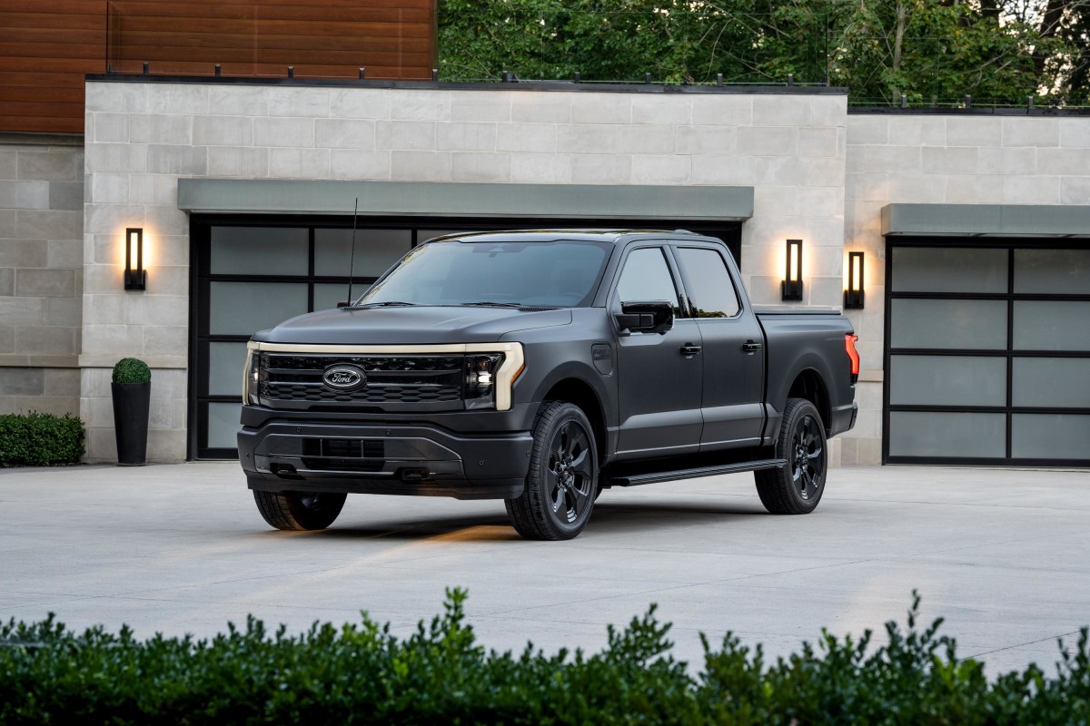 Ford adds an all-black option for the 2024 F-150 Lightning - Acquire